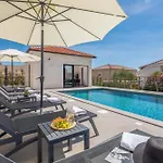 Villa Nova *