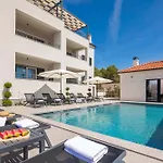 Villa Nova