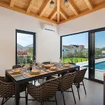 Nova Villa *