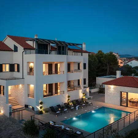 Nova Villa *