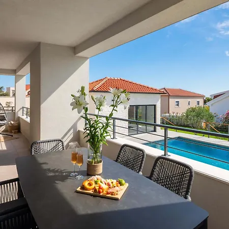 Nova Villa *