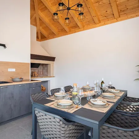 Nova Villa *